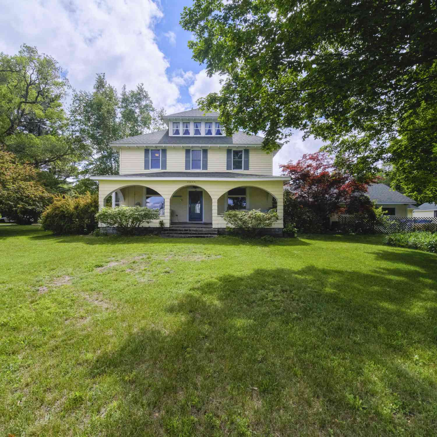 Homes For Sale - 1912 S Scenic Highway<br/> Frankfort, MI 49635