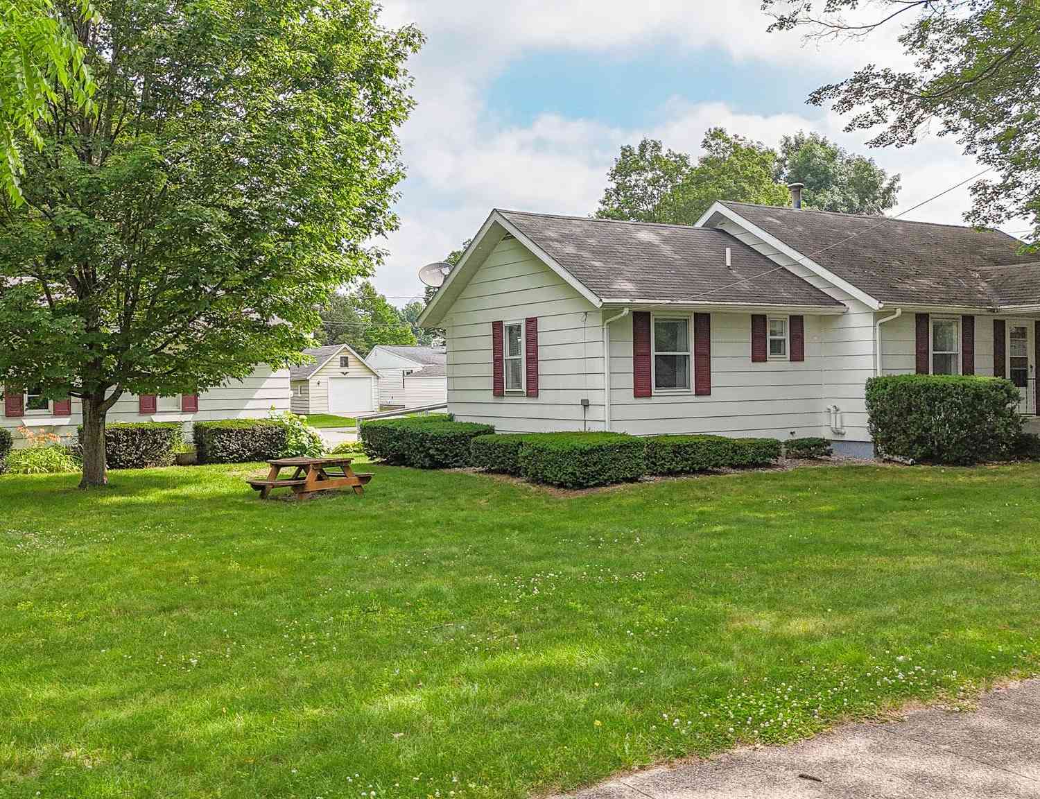 Homes For Sale - 205 Haines Street<br/> Dowagiac, MI 49047