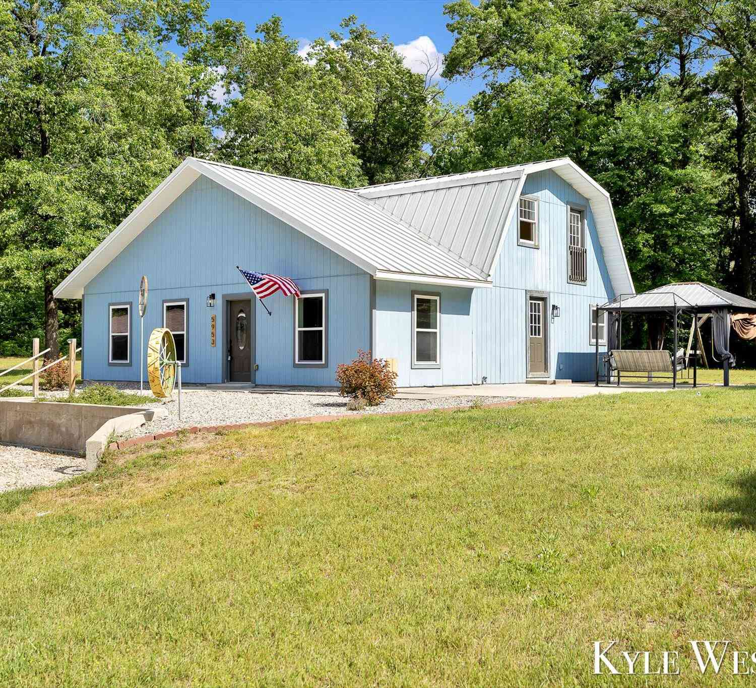 Homes For Sale - 5953 S Newcosta Avenue<br/> Newaygo County, Newaygo, MI 49337