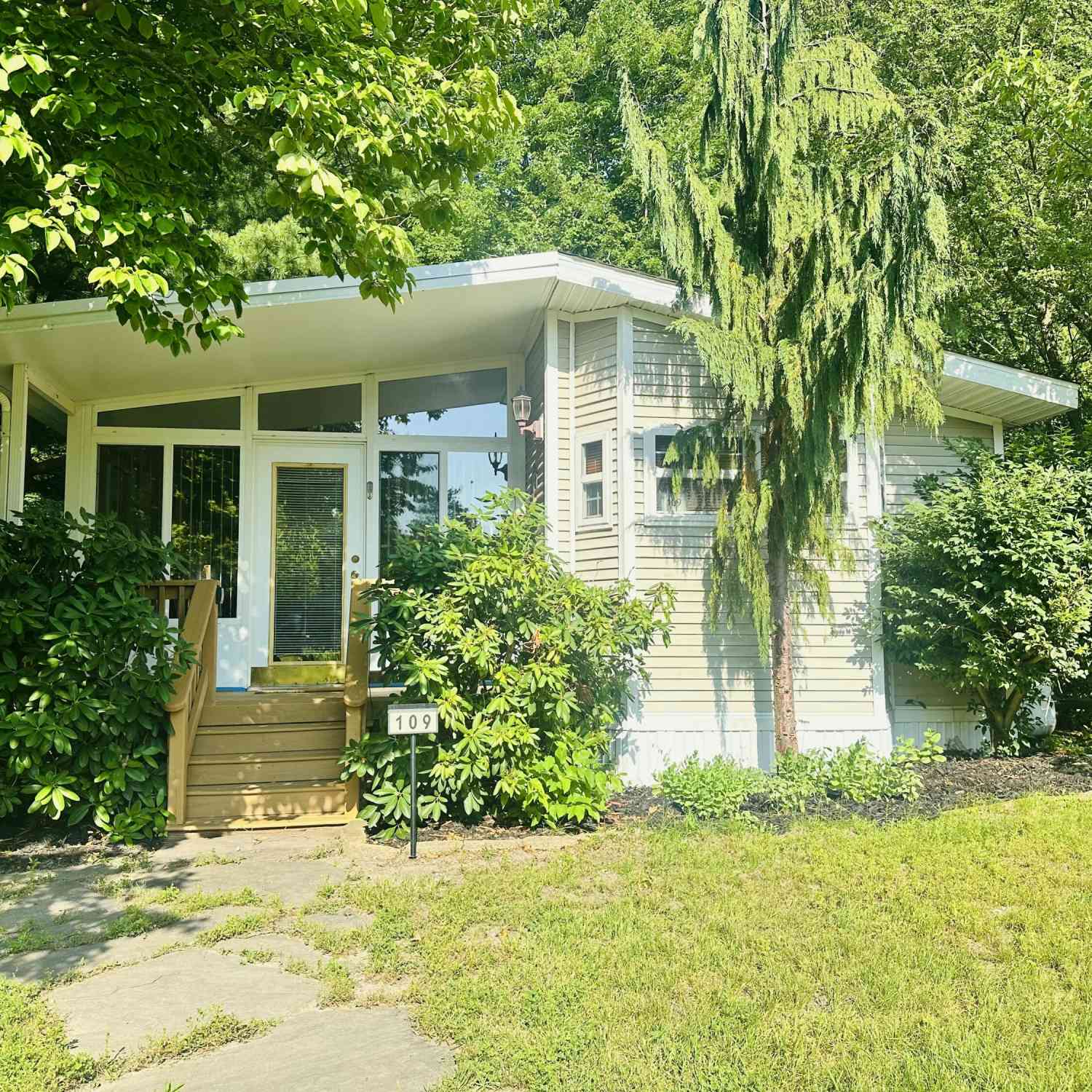Mobile Home For Sale - 6473 Blue Star Highway #109<br/> Allegan County, Saugatuck, MI 49453