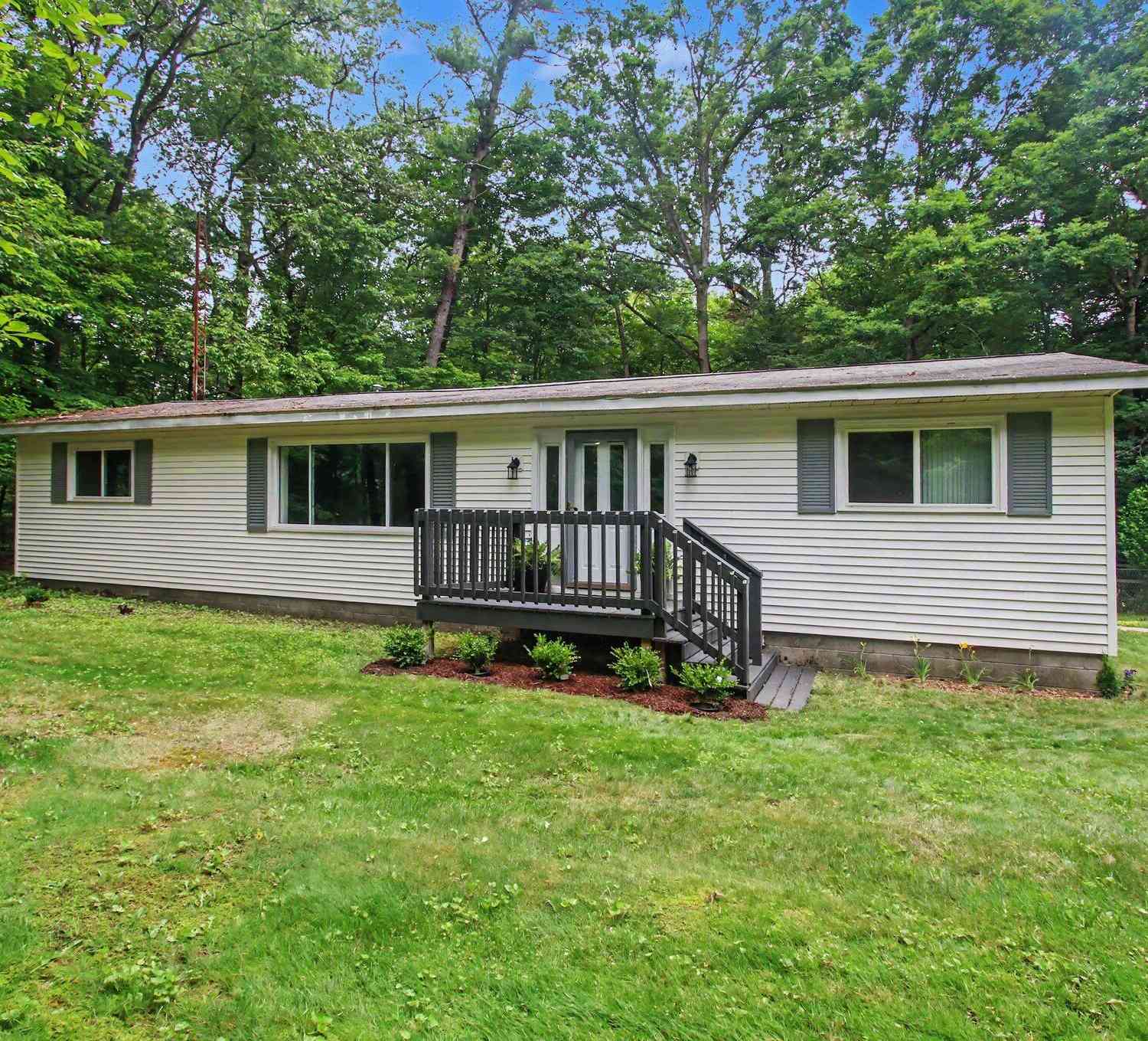 Homes For Sale - 850 W Michillinda Road<br/> Muskegon County, Muskegon, MI 49445