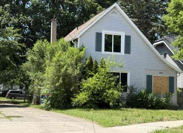 Homes For Sale - 1335 Kalamazoo Avenue<br/> Grand Rapids, MI 49507