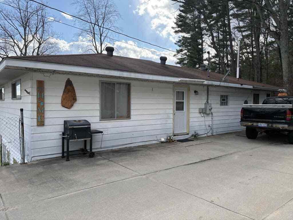 Homes For Sale - 6020 Cole Drive<br/> Newaygo County, Newaygo, MI 49337