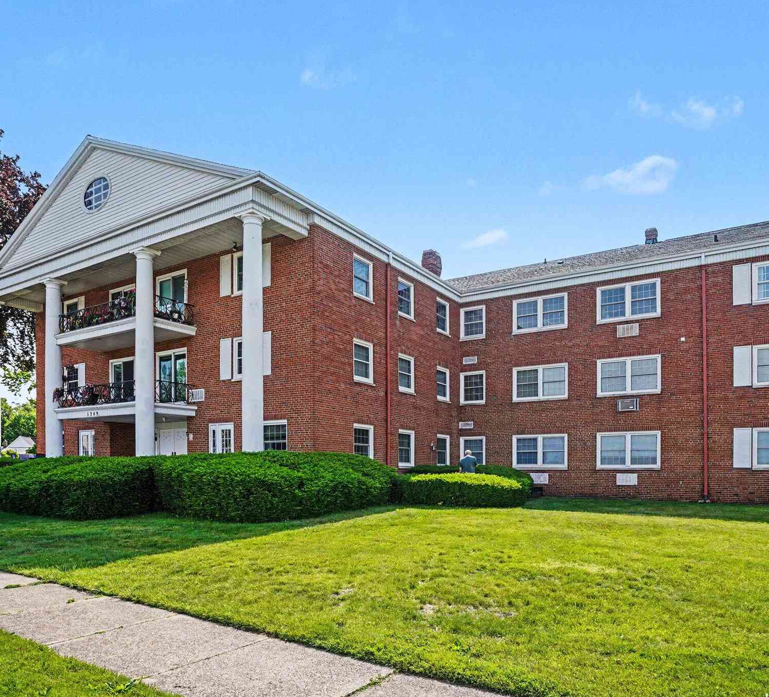 Condo For Sale - 1249 Lakeshore Drive #115<br/> Muskegon County, Muskegon, MI 49441