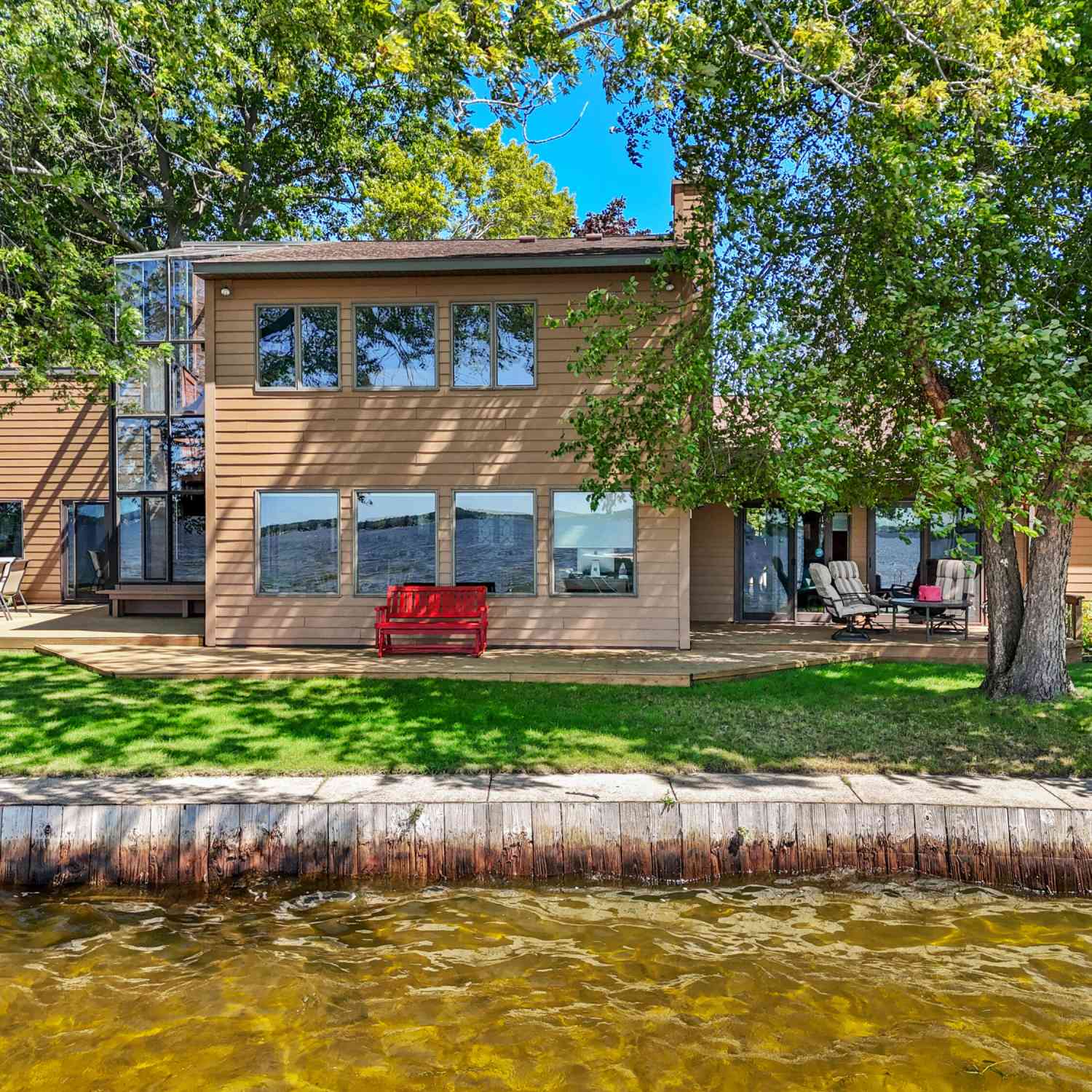 Homes For Sale - 311 E Lake Mitchell Drive<br/> Cadillac, MI 49601