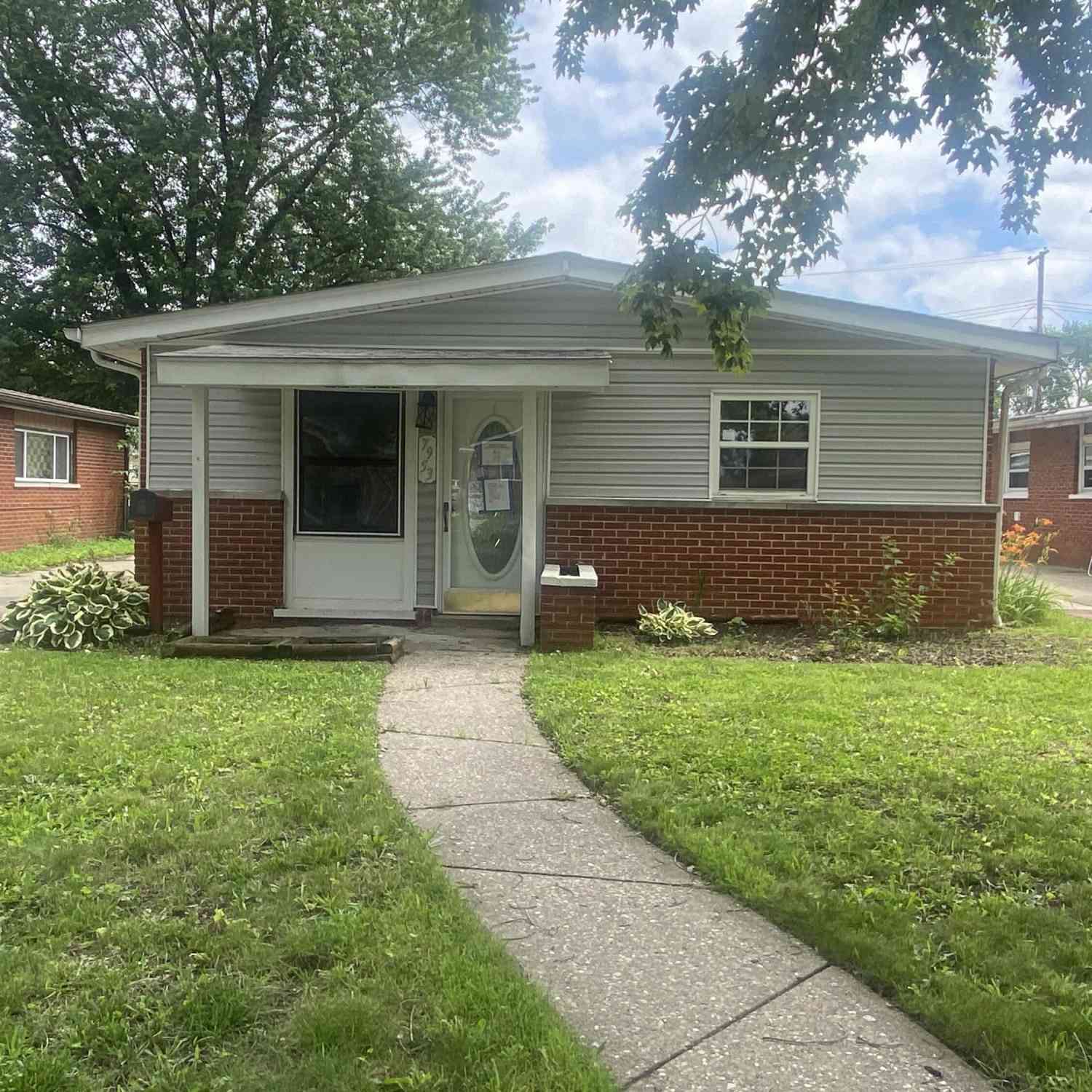 Homes For Sale - 7953 Elm Street<br/> Taylor, MI 48180