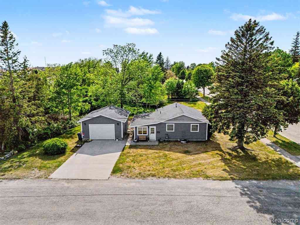 Homes For Sale - 701 W Loomis Street<br/> Ludington, MI 49431