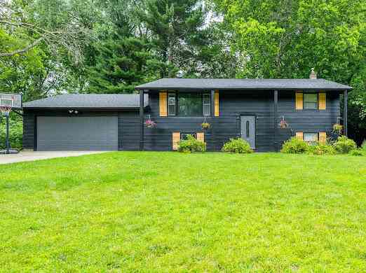 Homes For Sale - 5975 Bonanza Drive<br/> Berrien County, Stevensville, MI 49127
