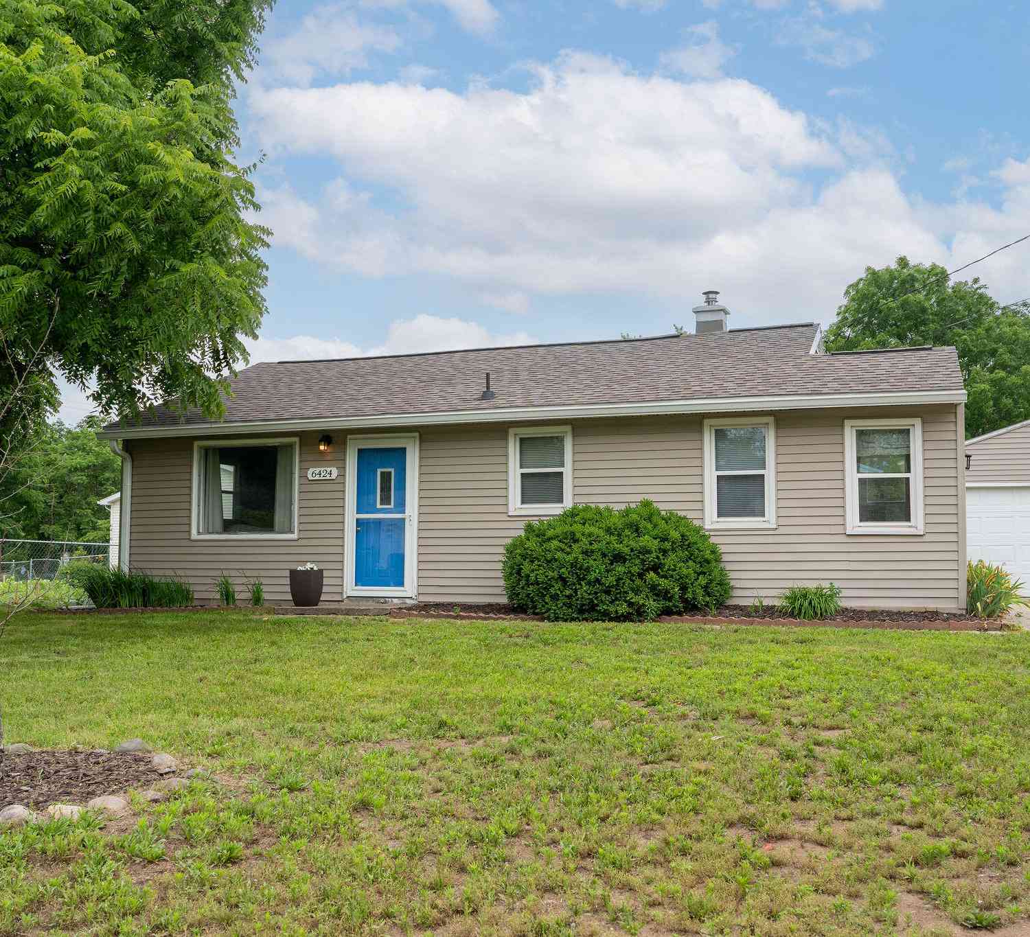 Homes For Sale - 6424 College Avenue<br/> Grand Rapids, MI 49548