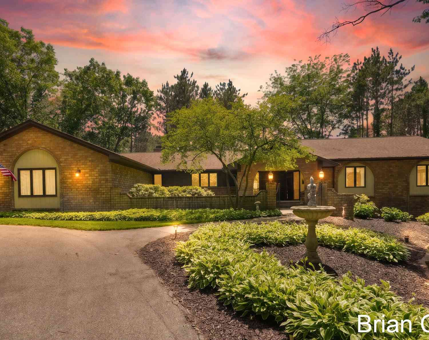 Homes For Sale - 8160 Wilderness Trail<br/> Ada, MI 49301