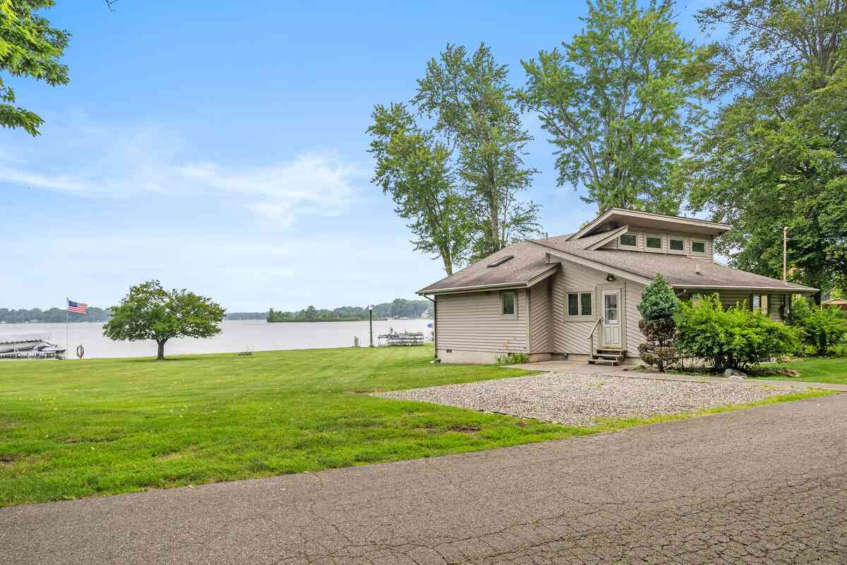 Homes For Sale - 128 Wilmin Road<br/> Quincy, MI 49082