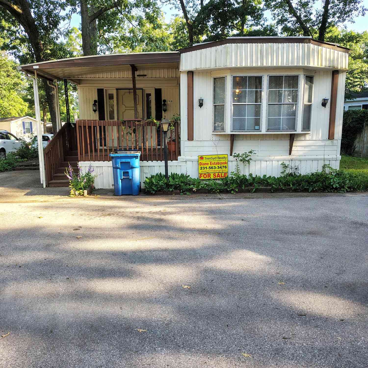 Mobile Home For Sale - 2701 Huizenga Street #96<br/> Muskegon County, Norton Shores, MI 49444