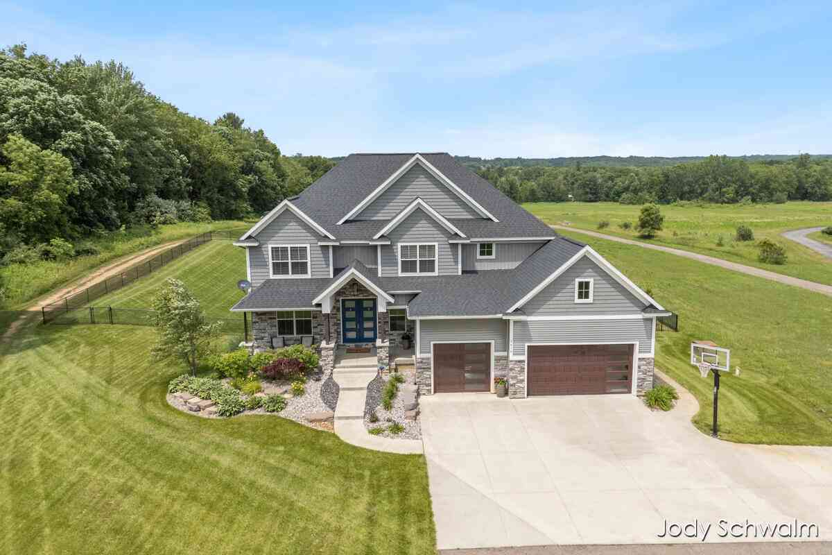 Homes For Sale - 3619 12 Mile Road<br/> Kent County, Rockford, MI 49341