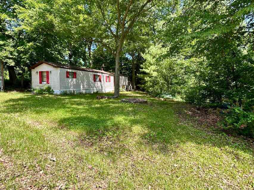 Mobile Home For Sale - 8771 Chain O Lakes Drive<br/> Barry County, Delton, MI 49046
