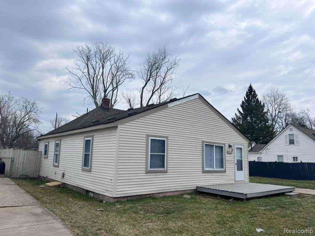 Homes For Sale - 15163 Beech Daly Road<br/> Taylor, MI 48180