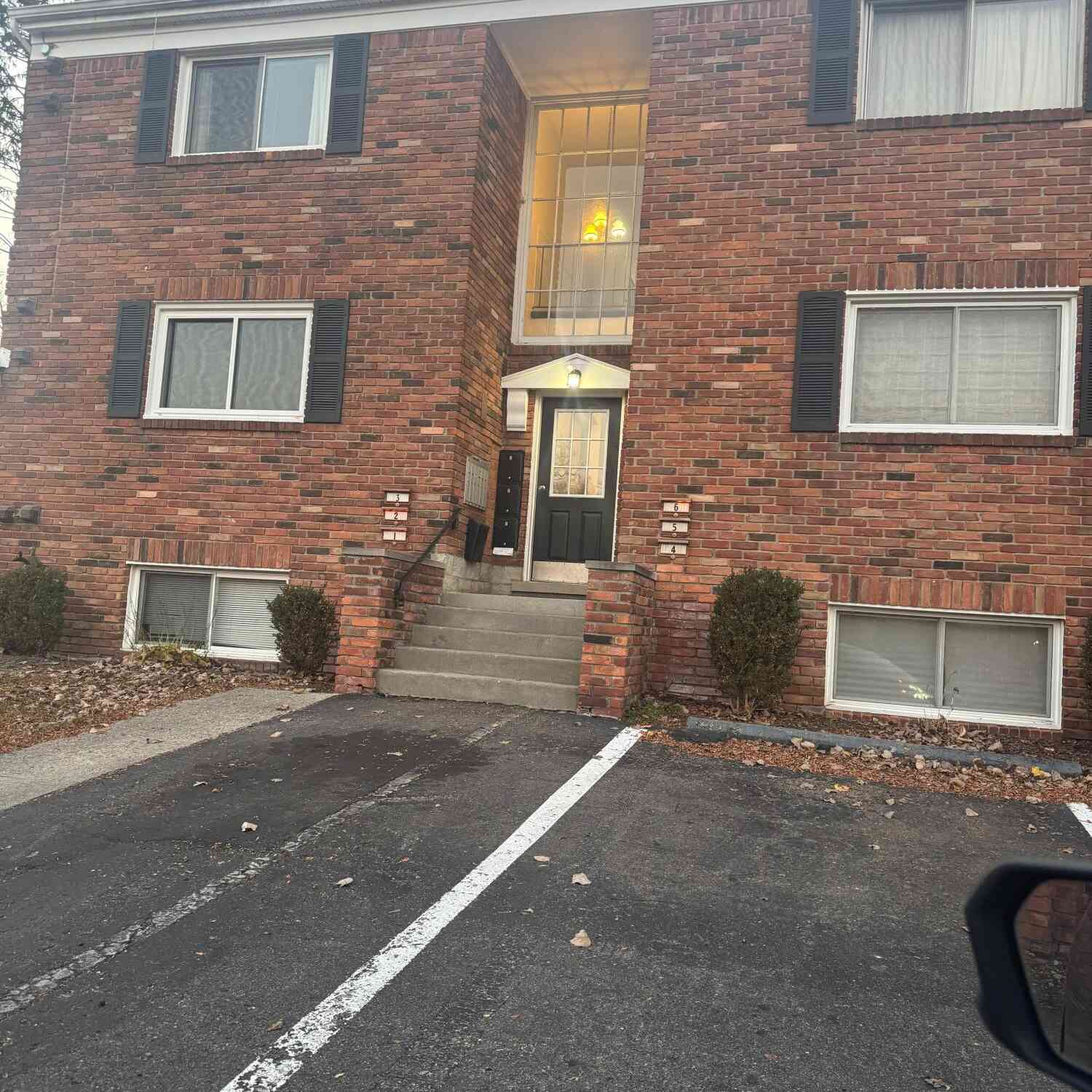 Condo For Sale - 31831 Grand River Avenue #3<br/> Oakland County, Farmington, MI 48336