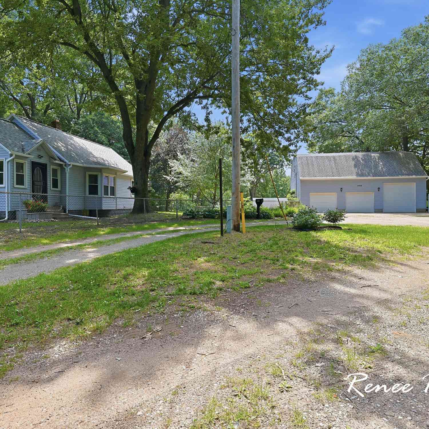 Homes For Sale - 2956 Debaker Road<br/> Muskegon, MI 49444
