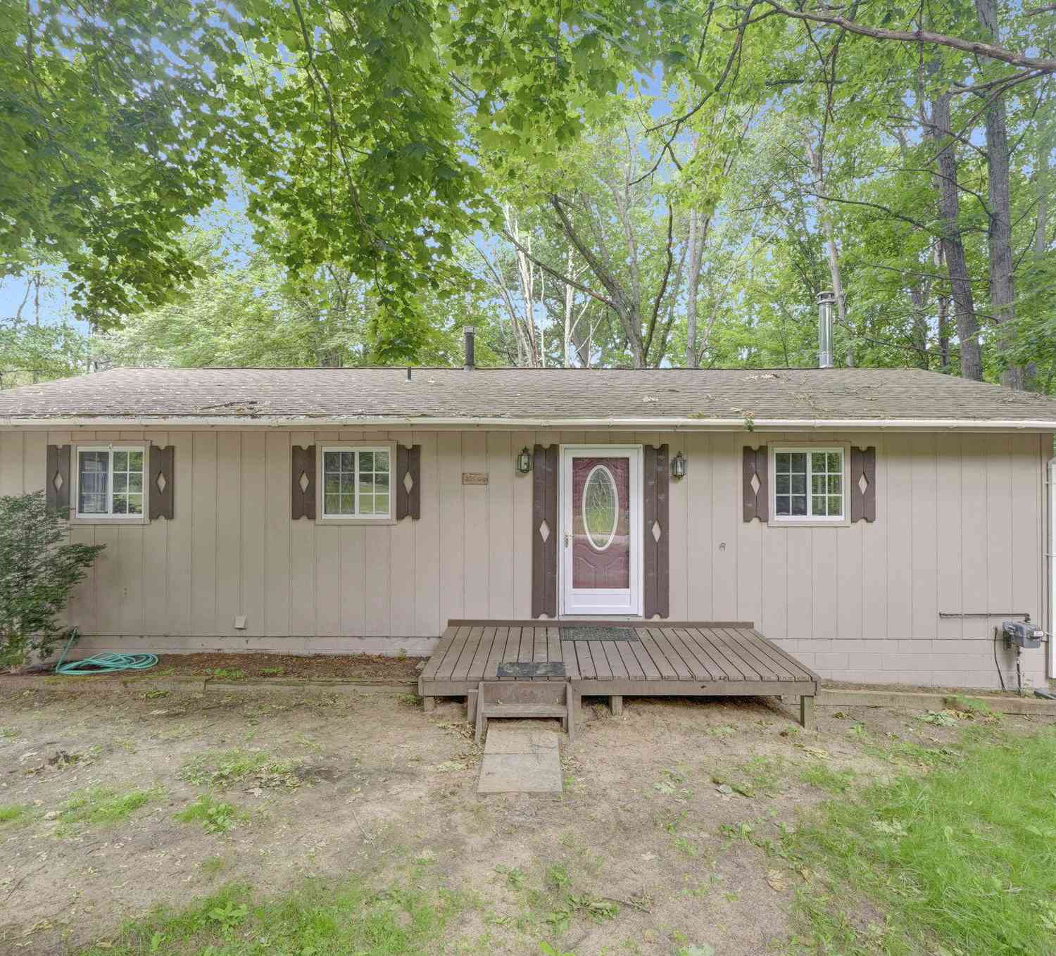 Homes For Sale - 8277 W Ridge Boulevard<br/> Stanwood, MI 49346