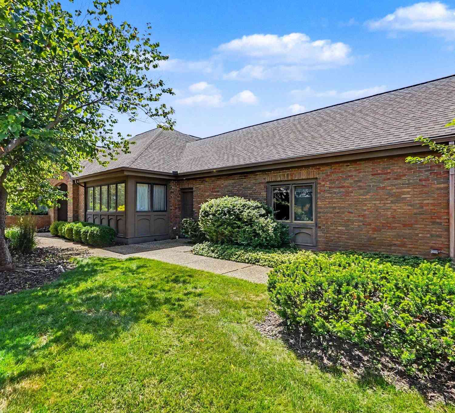 Condo For Sale - 640 Cascade Hills Ridge<br/> Grand Rapids, MI 49546