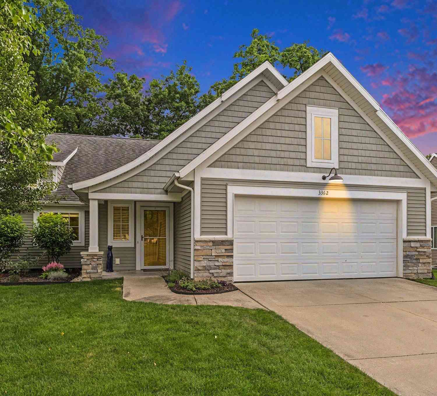 Condo For Sale - 3362 Stormy Creek Drive #28<br/> Kentwood, MI 49512