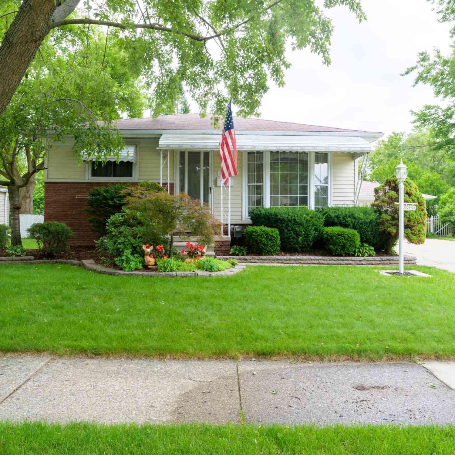 Homes For Sale - 26352 Osmun Street<br/> Madison Heights, MI 48071