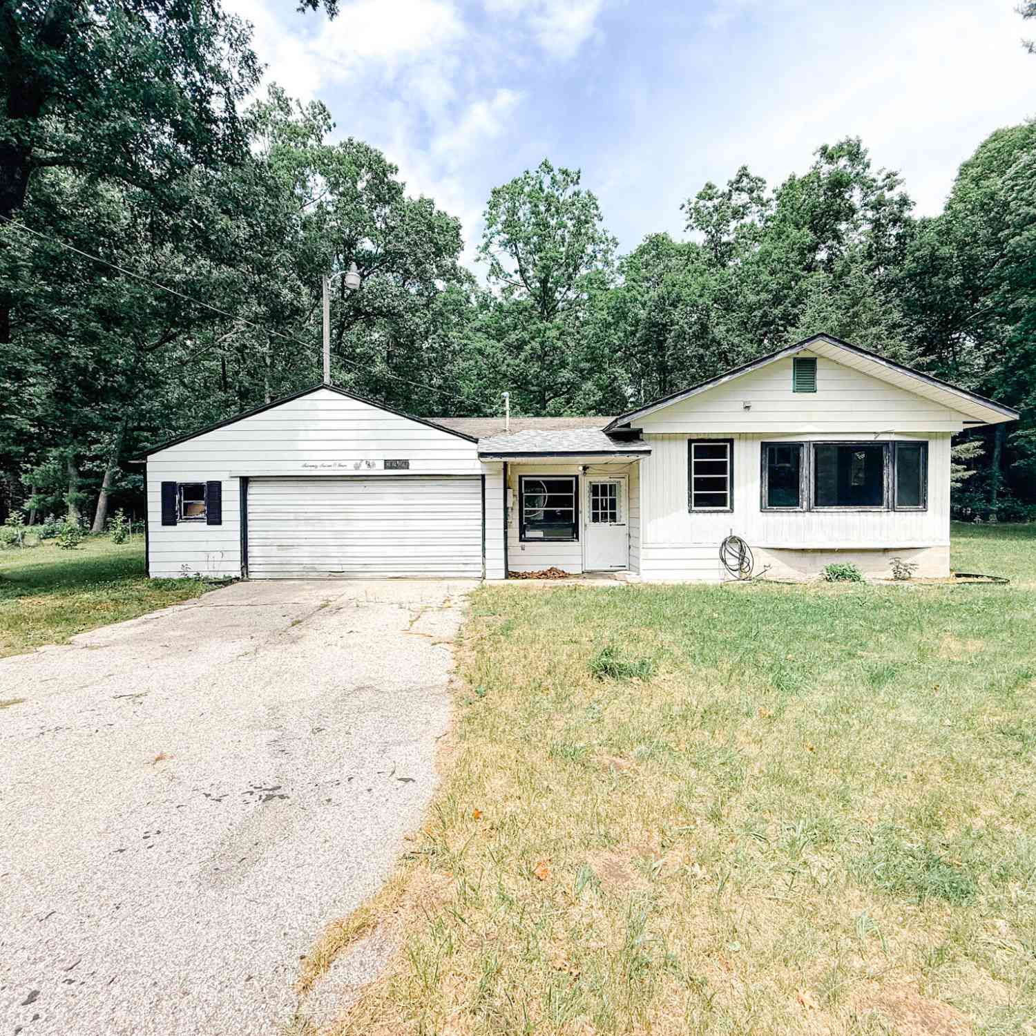 Mobile Home For Sale - 7704 Pine Creek Road<br/> Manistee, MI 49660