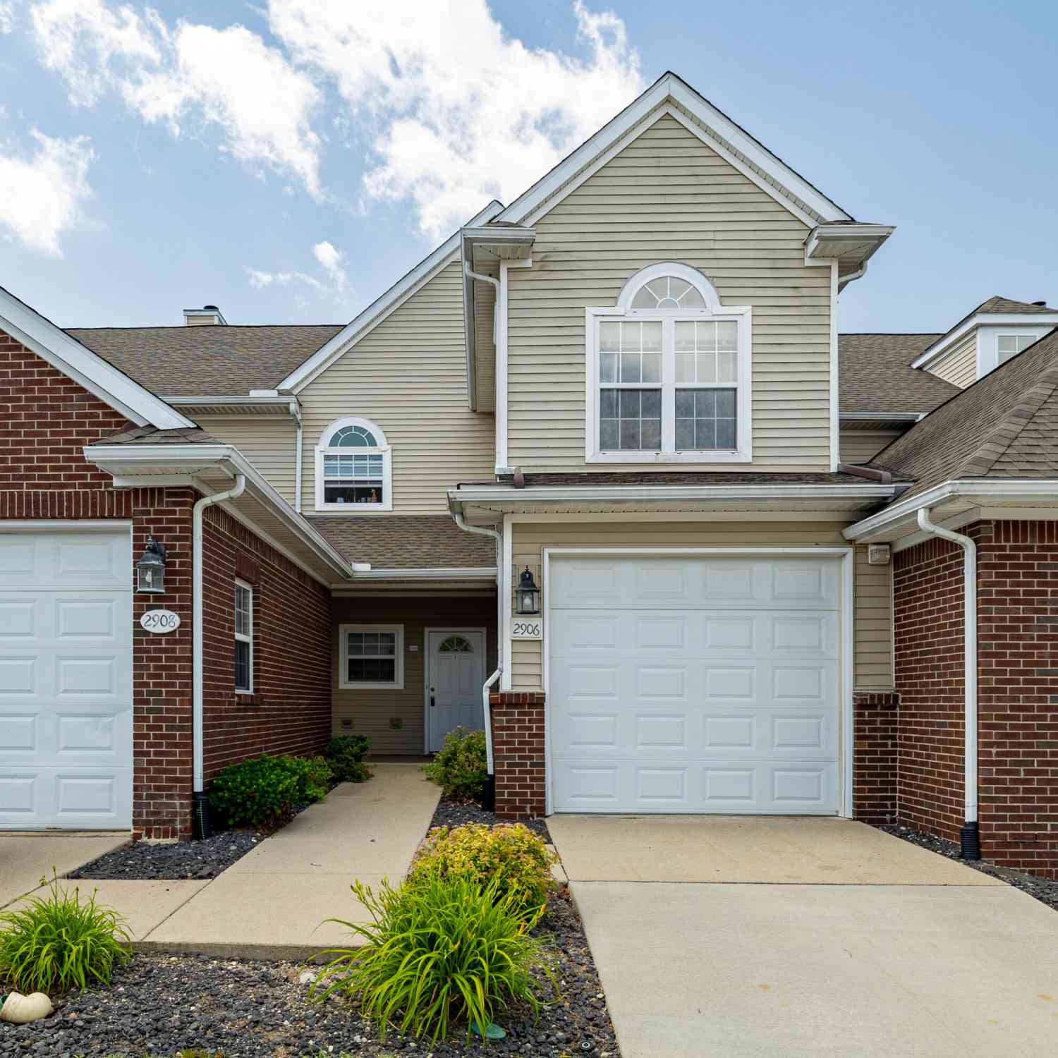 Condo For Rent - 2906 N Knightsbridge Circle<br/> Ann Arbor, MI 48105