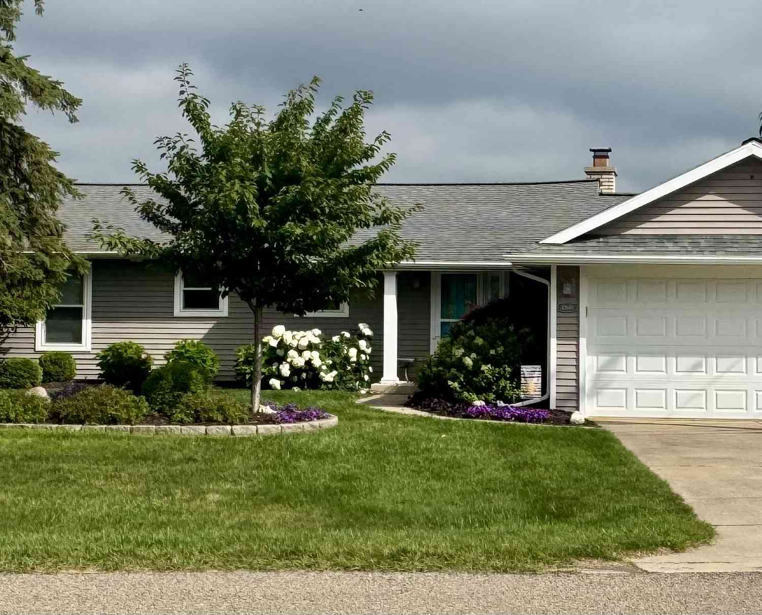 Homes For Sale - 10660 Glendalough Lane<br/> Cement City, MI 49233