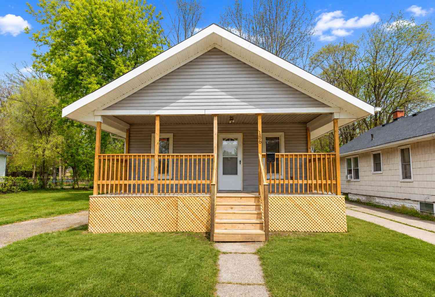 Homes For Sale - 186 W Rundell Street<br/> Pontiac, MI 48342