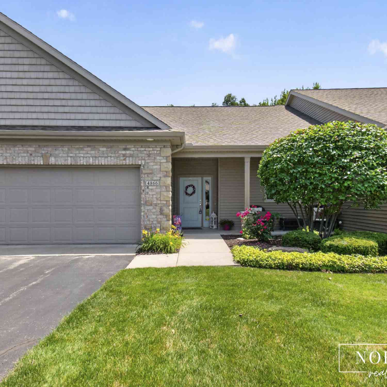 Condo For Sale - 4866 Chatsworth Creek Drive<br/> Hudsonville, MI 49426