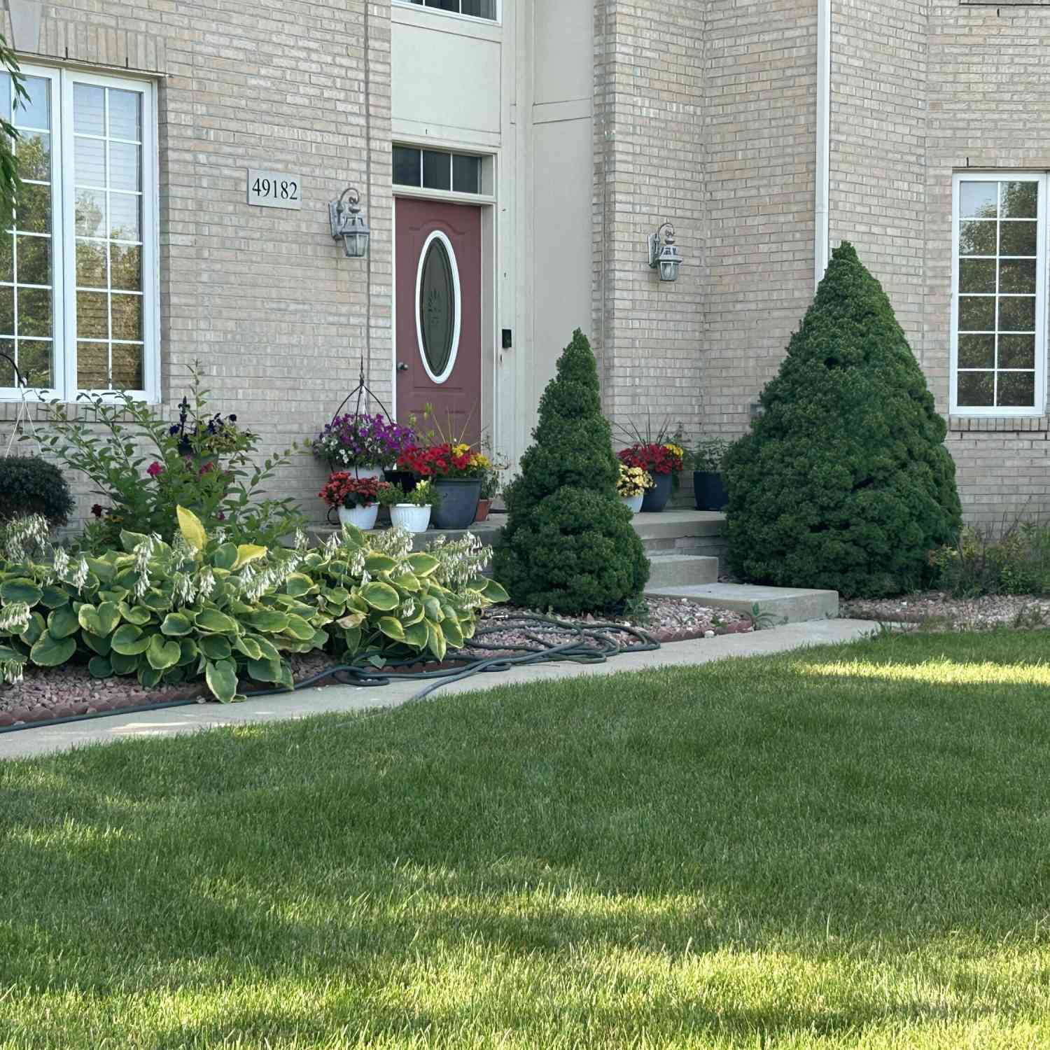 Homes For Sale - 49182 Woodson Way<br/> Wayne County, Canton, MI 48187