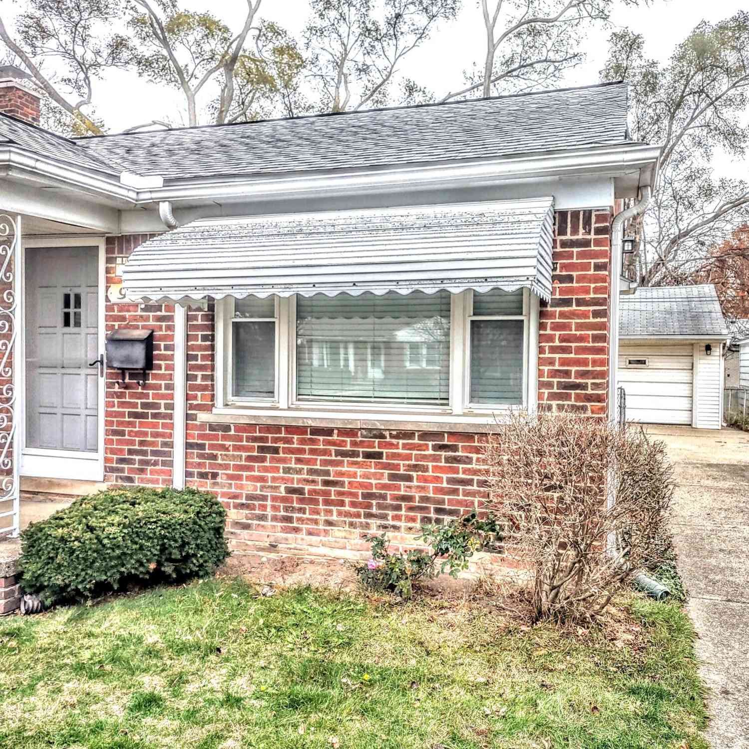 Multifamily For Rent - 9924 Roseland Street<br/> Livonia, MI 48150