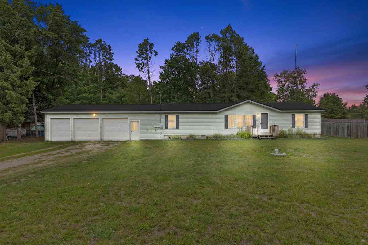 Mobile Home For Sale - 18720 Stonehouse Road<br/> Hersey, MI 49639