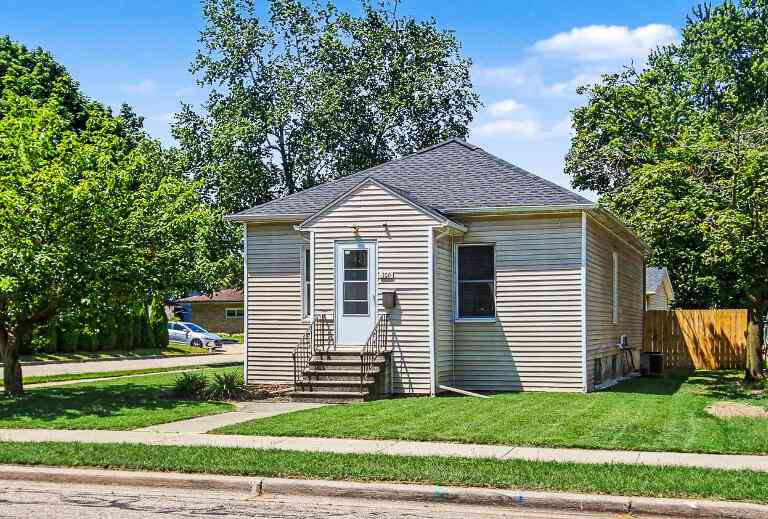 Homes For Sale - 300 N Ottawa Street<br/> Ottawa County, Zeeland, MI 49464