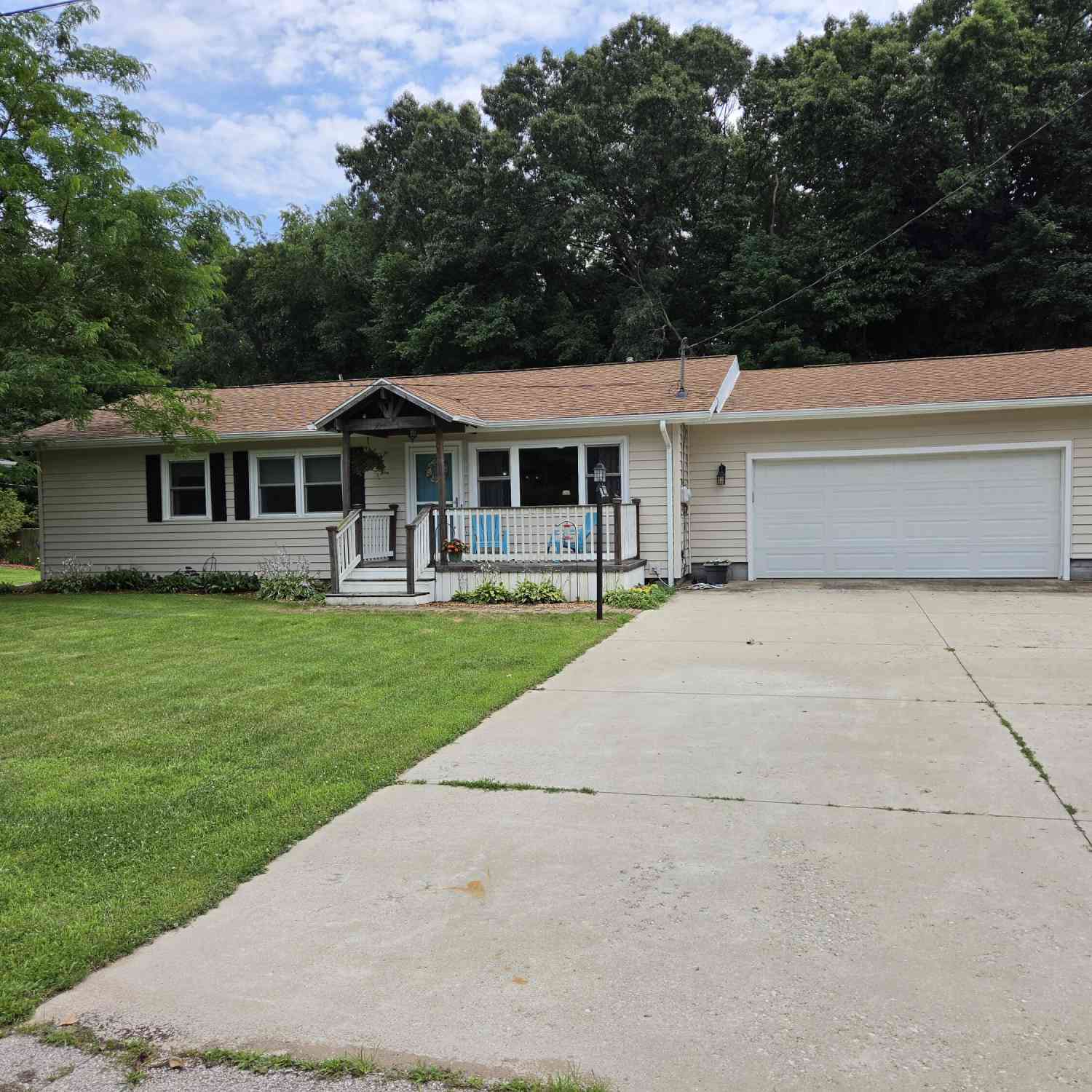 Homes For Sale - 27853 Burmax Park<br/> Cass County, Dowagiac, MI 49047