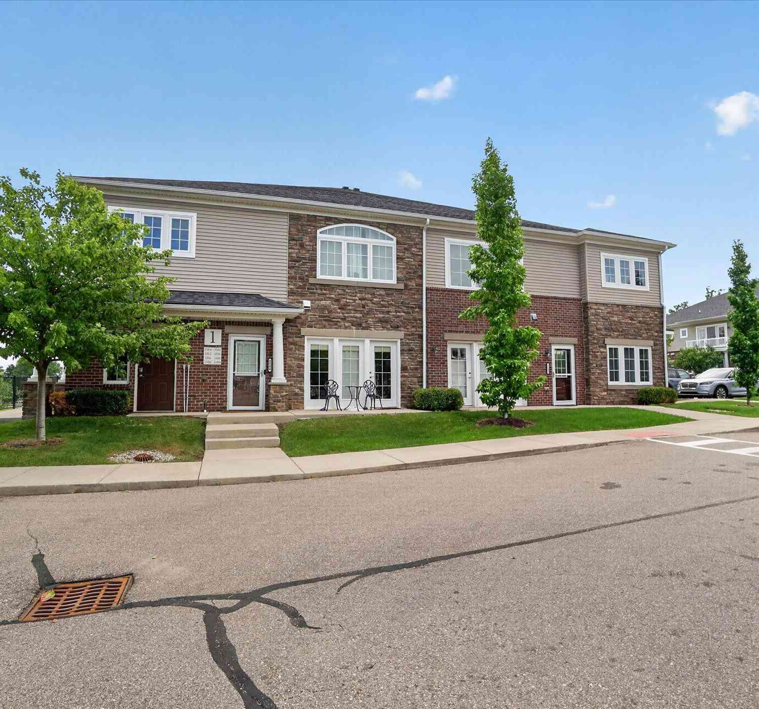 Condo For Sale - 5510 Arbor Chase Drive<br/> Washtenaw County, Ann Arbor, MI 48103