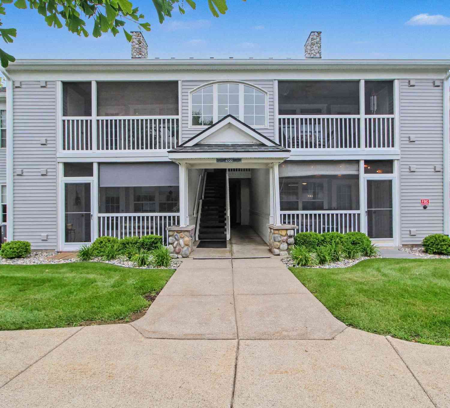 Condo For Sale - 4703 Inverness Street<br/> Washtenaw County, Dexter, MI 48130