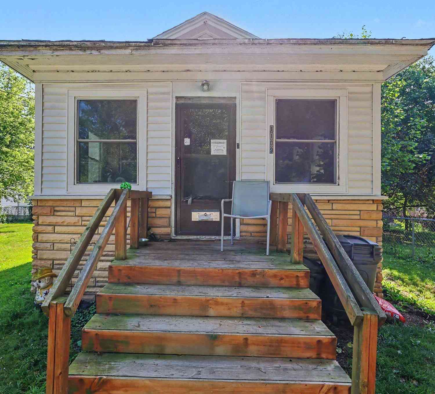 Homes For Sale - 1109 Scott Street<br/> Jackson, MI 49202
