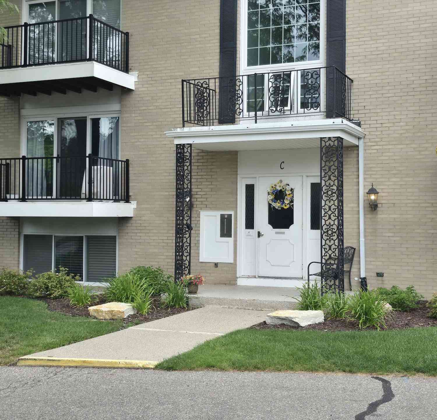 Condo For Sale - 2759 Leonard Street #C1<br/> Grand Rapids, MI 49504