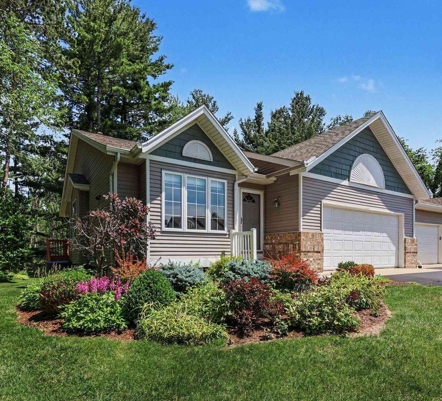 Condo For Sale - 726 Glenvale Drive<br/> Coopersville, MI 49404