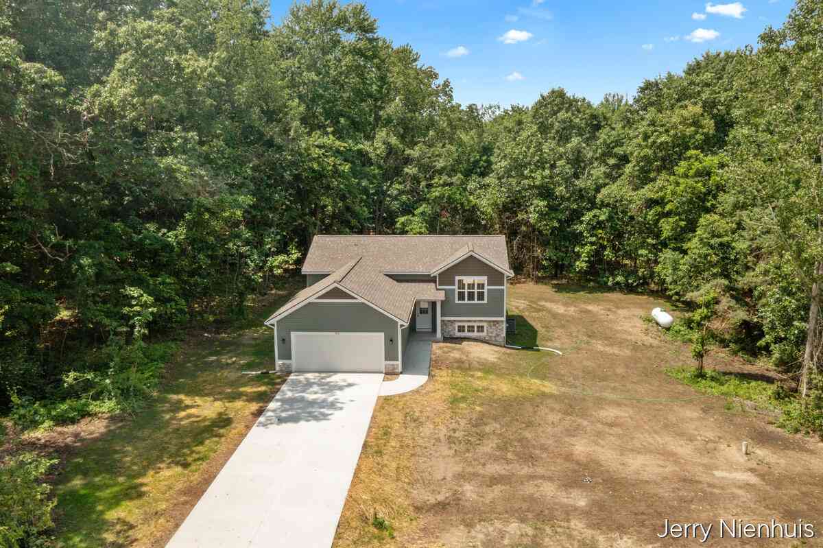 Condo For Sale - 912 Blueberry Pine Court #35<br/> Allegan, MI 49010