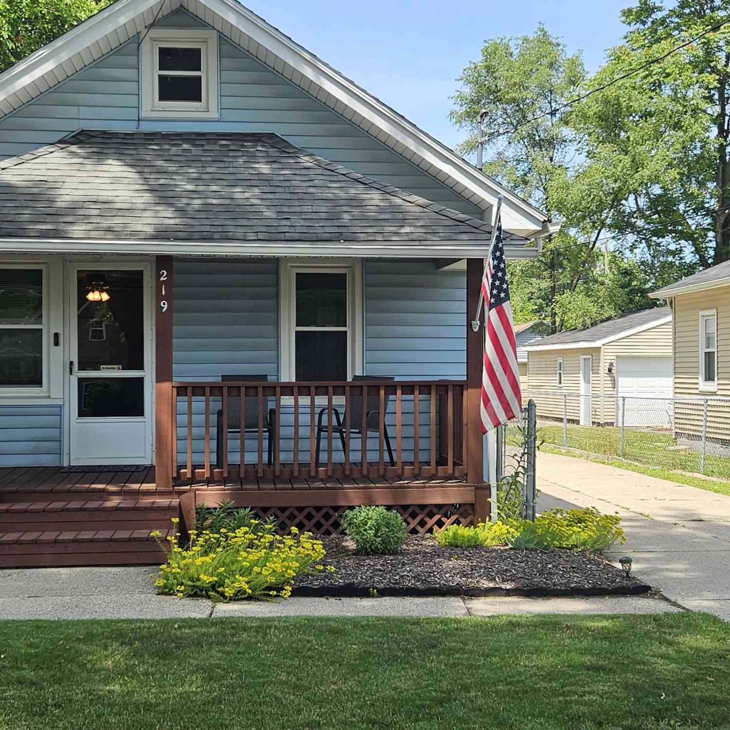 Homes For Sale - 219 Abbie Street<br/> Grand Rapids, MI 49548