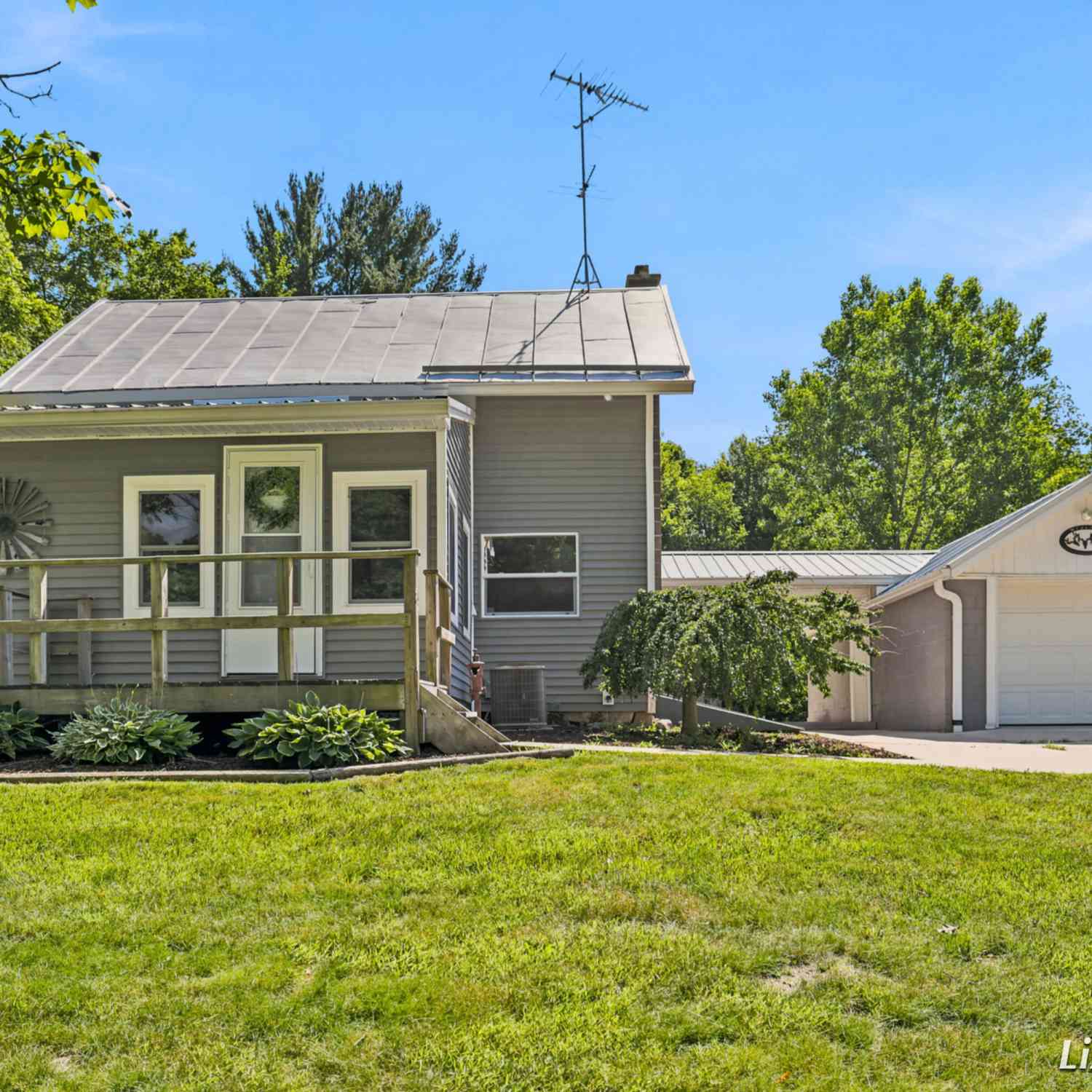 Homes For Sale - 10240 Connelley Avenue<br/> Greenville, MI 48838
