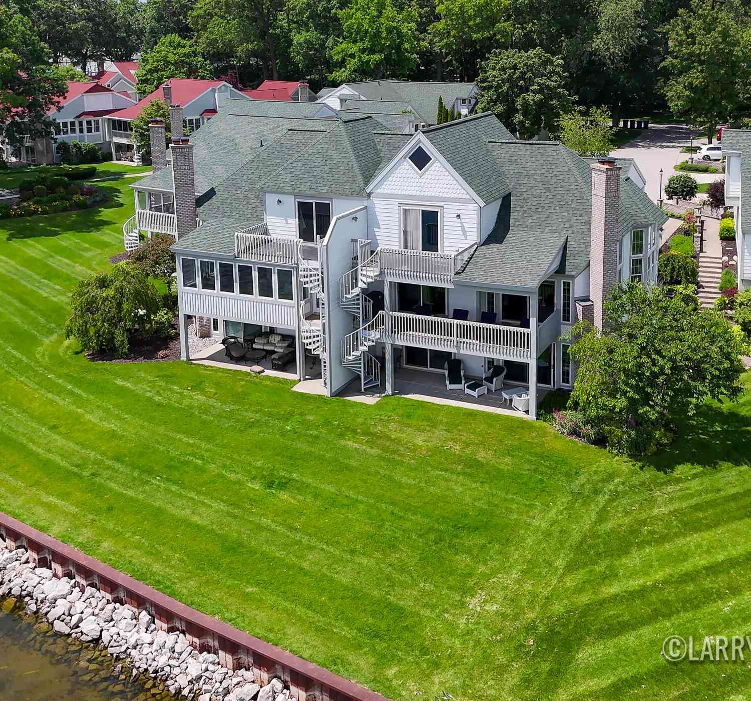 Condo For Sale - 16952 Landing Drive<br/> Spring Lake, MI 49456