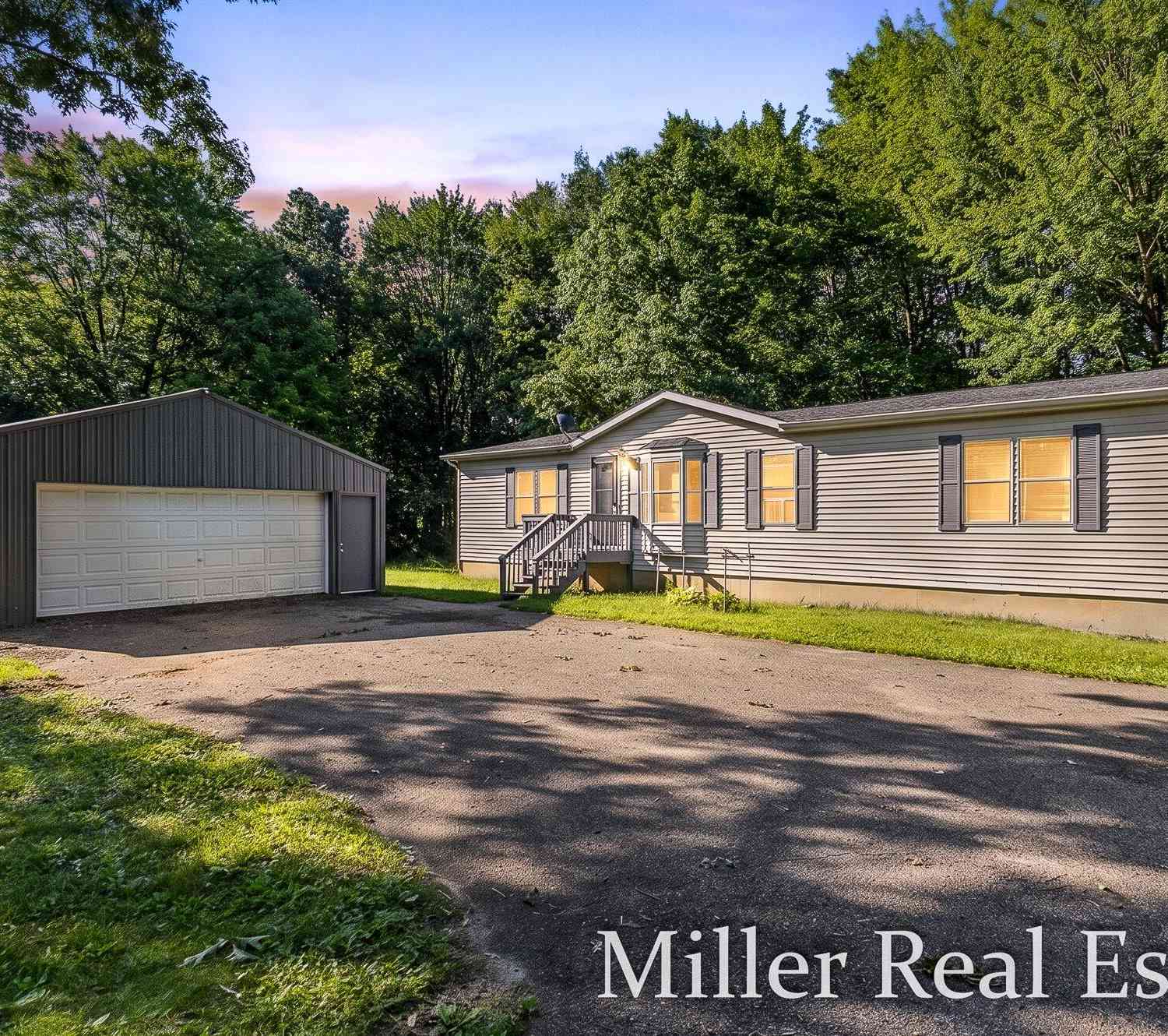 Mobile Home For Sale - 12780 North Avenue<br/> Barry County, Bellevue, MI 49021