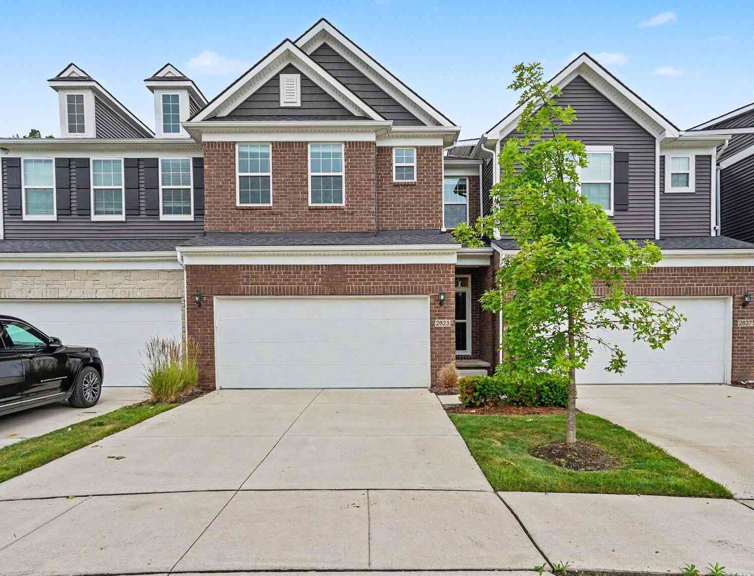 Condo For Sale - 2823 Willow Court<br/> Washtenaw County, Ann Arbor, MI 48108