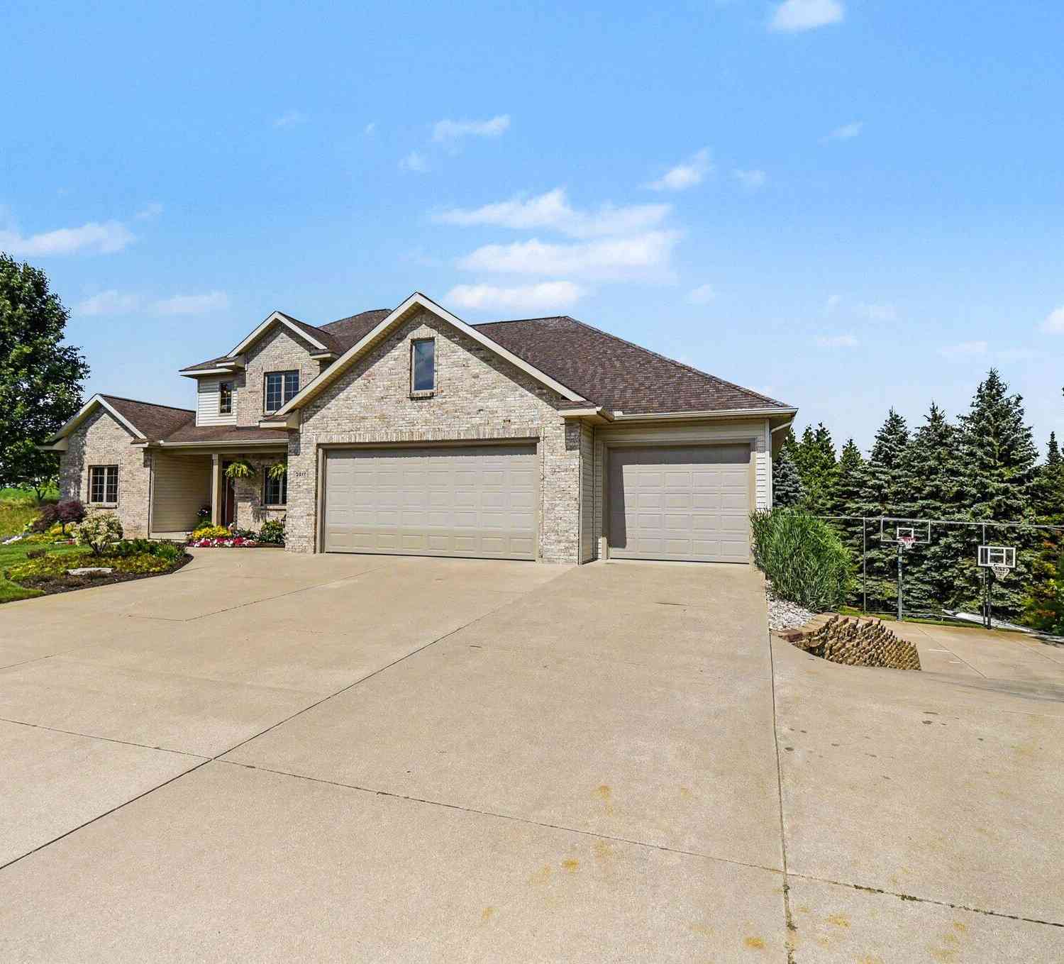 Homes For Sale - 3917 Sidehill Drive<br/> Ottawa County, Hudsonville, MI 49426