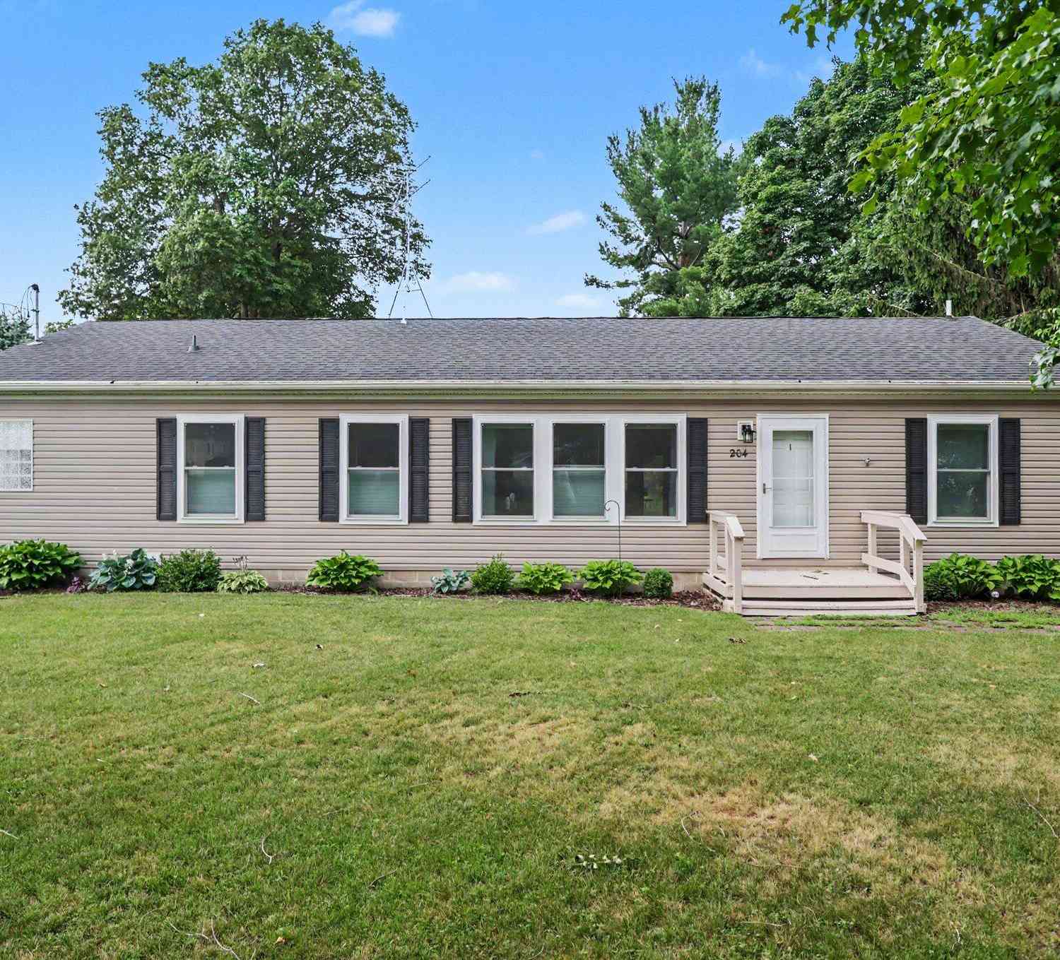 Mobile Home For Sale - 204 E Holcomb Street<br/> Calhoun County, Athens, MI 49011
