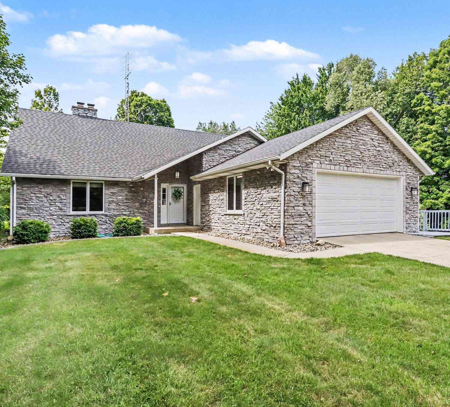 Homes For Sale - 61214 Us-131<br/> Three Rivers, MI 49093