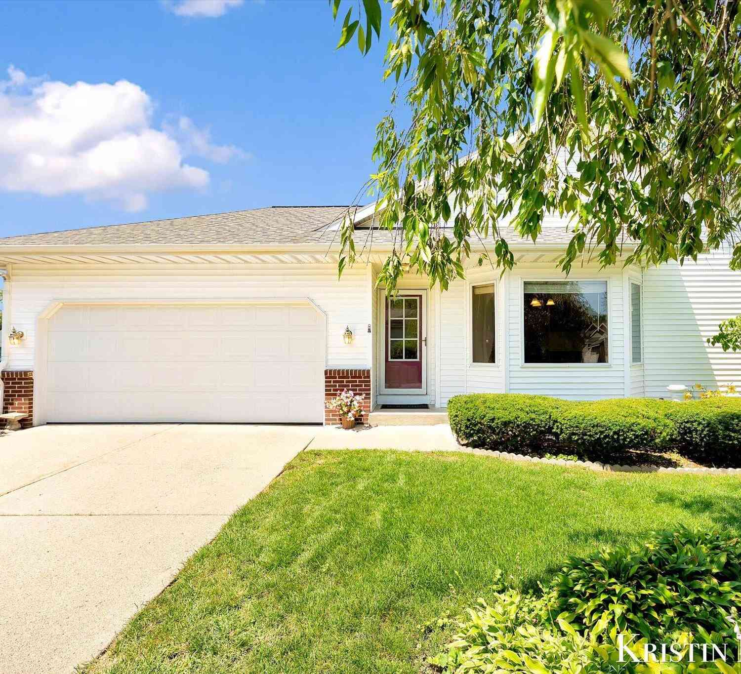 Condo For Sale - 3843 44th Street<br/> Kent County, Grandville, MI 49418